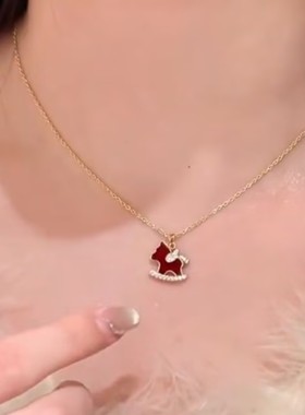 新中式红色滴釉小马项链