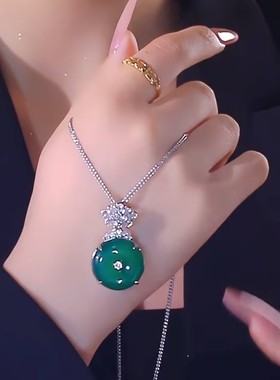 新中式绿色平安扣吊坠项链女高级感爆款轻奢气质小众设计感项链女