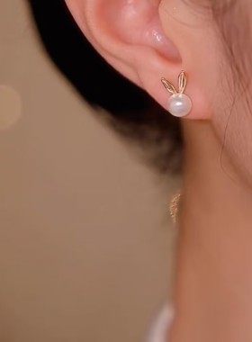 本命年可爱小兔子耳钉项链套装简约耳环小众设计饰品高级感礼物女