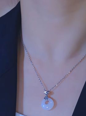 新款时尚白色平安扣项链女