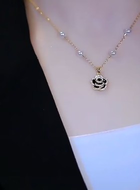 高级感黑色珍珠山茶花项链女网红爆款轻奢气质百搭锁骨链2023新款