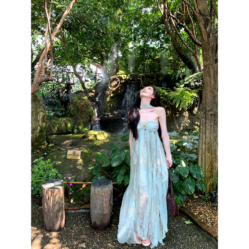 一颗甜桃yikett《清酒仲夏间》夏季抹胸度假风碎花连衣裙女连身裙 - 图2