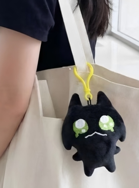 谁懂啊！小黑猫包挂件也太可爱了
