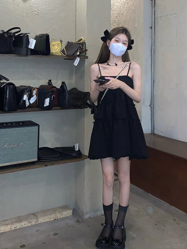 甜辣妹小黑裙炸街吊带连衣裙2026夏新款女设计感小众小个子短裙子 - 图0