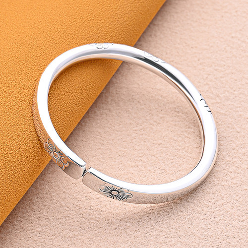 雏菊花银手镯女足银999纯银民族风手工錾刻嵌铜亮面开口银镯子 - 图1