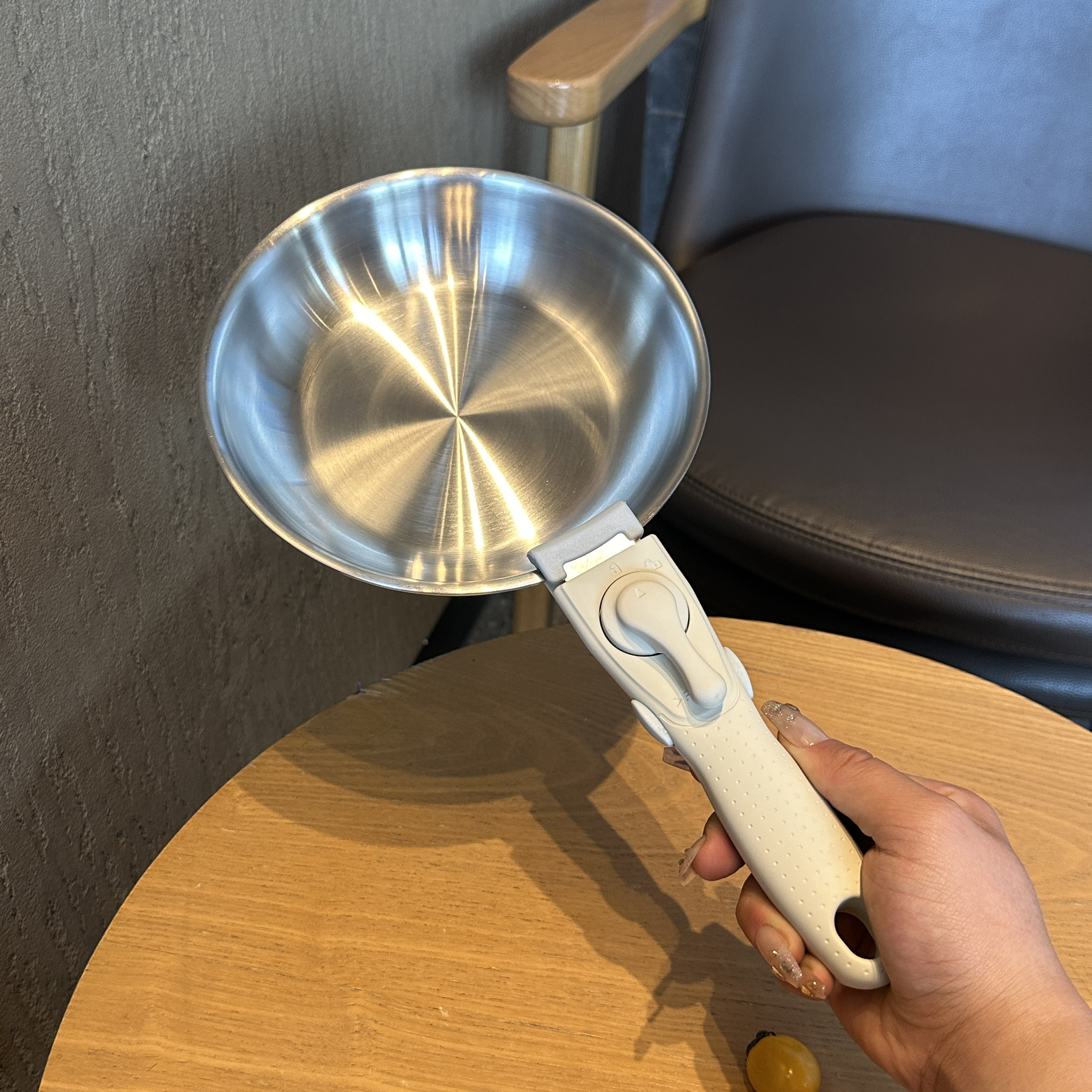 出口304不锈钢圆盘菜碟子菜盘海鲜盆复合钢一体18 20cm24cm可加热,淘宝优惠券,粉丝福利购,淘宝优惠卷