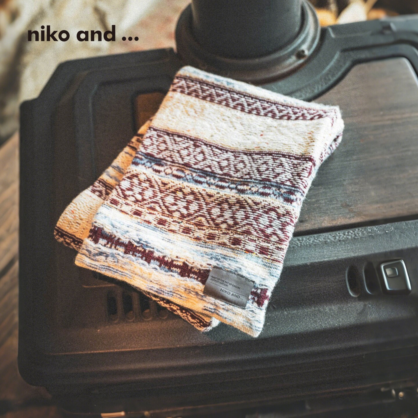 niko and ... 围巾2025秋冬新款日系条纹费尔岛提花披肩594032