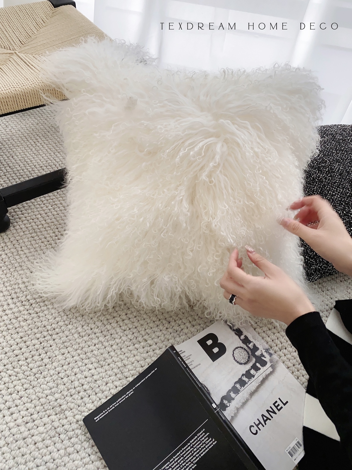 Texdream态度 红与黑 滩羊毛抱枕客厅现代设计款靠垫沙发皮草枕套 - 图0