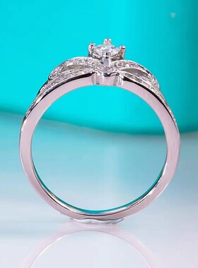 PT950铂金镶嵌美国进口D色莫桑石公主皇冠戒指简约轻奢时尚50分潮