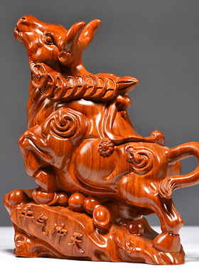 花梨木牛摆件雕刻动物生肖牛