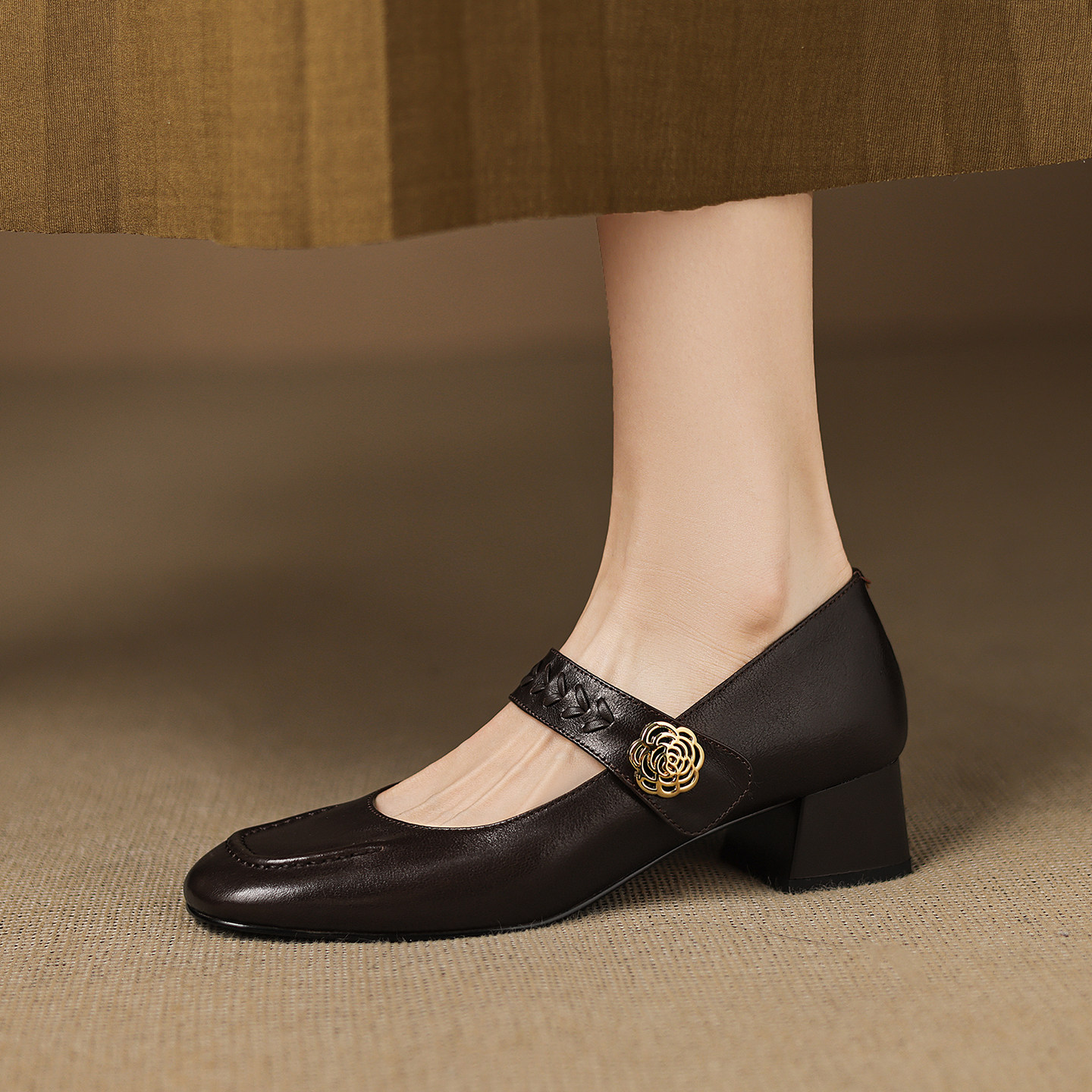 奥卡索女鞋真皮复古柔软舒适懒人气质平底休闲鞋通勤显瘦单鞋子女,淘宝优惠券,粉丝福利购,淘宝优惠卷