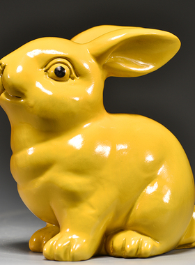 黄色木质兔子雕刻摆件实木制
