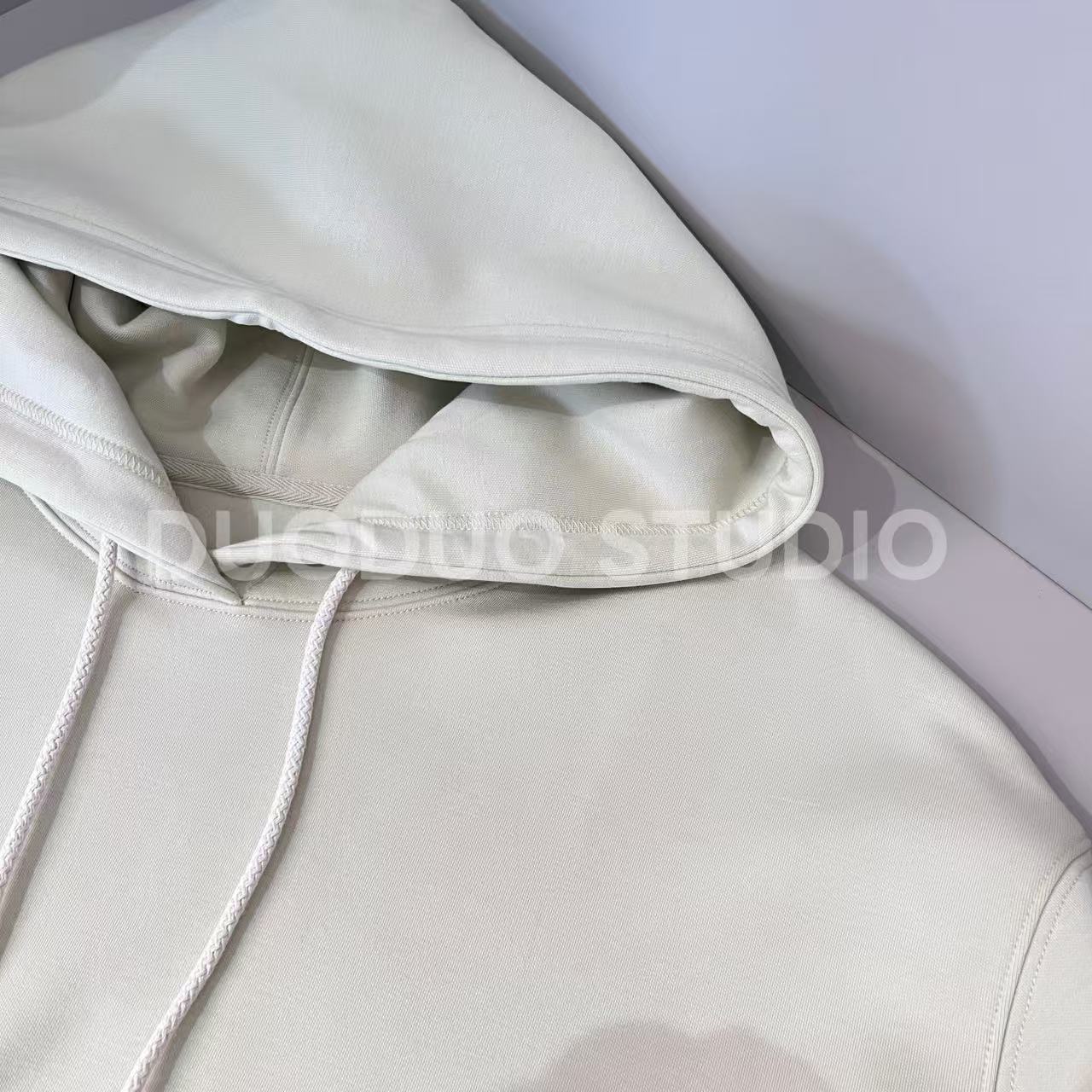 【多多还是多多】果冻针织料 景德镇陶瓷串珠薄绒连帽卫衣E6017 - 图0