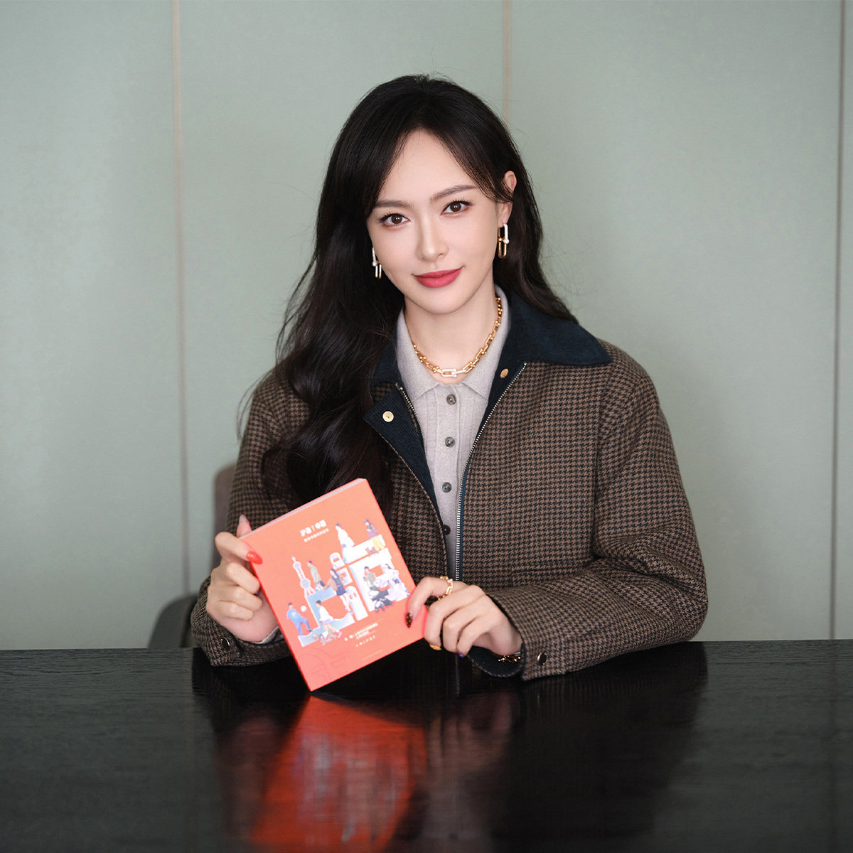 [唐嫣同款]EP雅莹2025新款 巴恩风正肩翻领羊毛千鸟格短外套1230A,淘宝优惠券,粉丝福利购,淘宝优惠卷