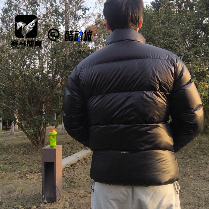 Saucony索康尼亮黑色男子立领防风保暖面包羽绒服SC2220002C-MT03 - 图0