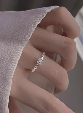 方钻戒指女小众设计轻奢新款时尚