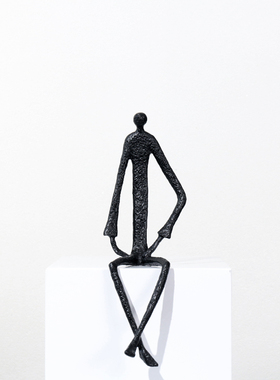 简约现代风黑色金属样板房间雕塑