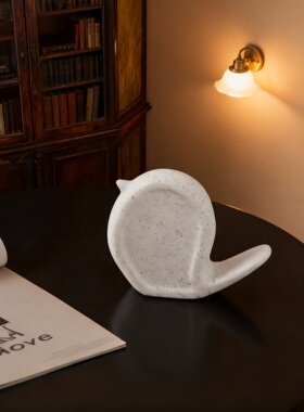 现代简约陶瓷蜗牛桌面摆件