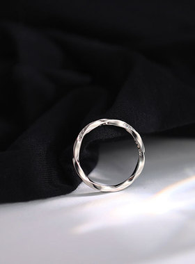 925纯银莫比乌斯戒指女设计感小众指环不掉色冷淡风锆石戒子