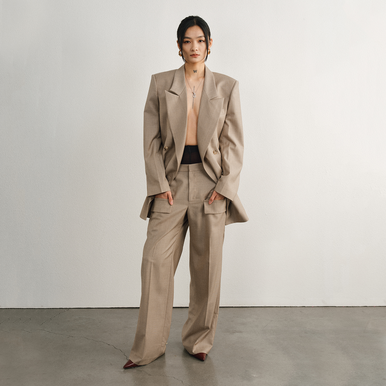 【张予曦同款】UNAWARES WARDROBE 老钱风美利奴羊毛直筒西裤 - 图0