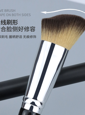 魅仔修容刷曲线形贴合脸部轮廓刷