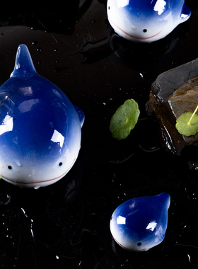 陶瓷海豚鱼缸摆件观赏鱼漂浮水面