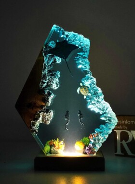 跨境Resin Wooden Lamp蝠鲼和情侣潜水员树脂木灯卧室灯圣诞礼物
