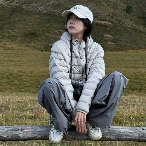 90白鸭绒轻薄排骨羽绒服女短款秋冬季小个子短款连帽时尚保暖外套 - 图2