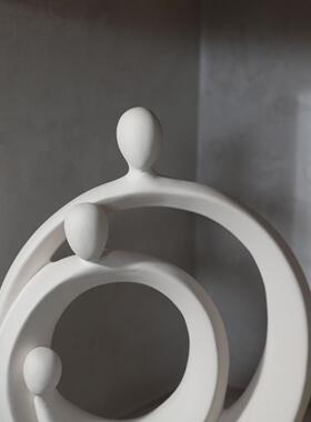 一家三口陶瓷创意摆件客厅玄关