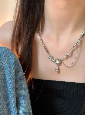 月光石十字钛钢拼接项链女夏轻奢小众设计辣妹锁骨链网红百搭配
