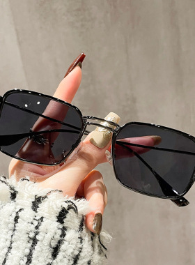 日系CherryKoko复古新款双杠港风墨镜时尚条纹街拍太阳镜潮流防