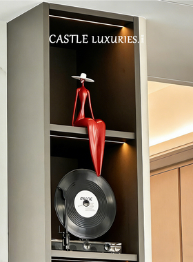 艺术家雕塑《独立女性》人物摆件