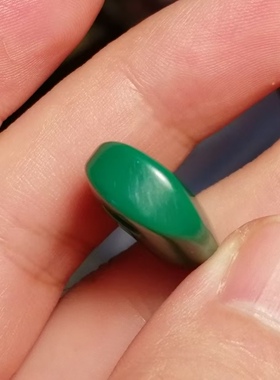西藏文玩7.5*16*24mm绿色料器树脂手工打磨元素款二饼挂环挂扣环