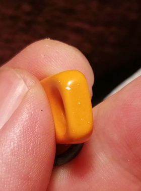 西藏大压痕橘黄色料器树脂手工款双孔道二饼挂环挂扣百搭藏饰风格