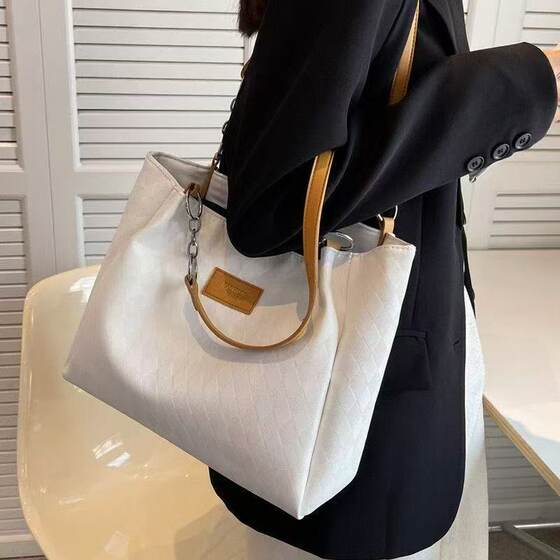 2026 Summer New Large Capacity Simple Women's Bag Commuting Niche Versatile Shoulder Bag Tote Bag