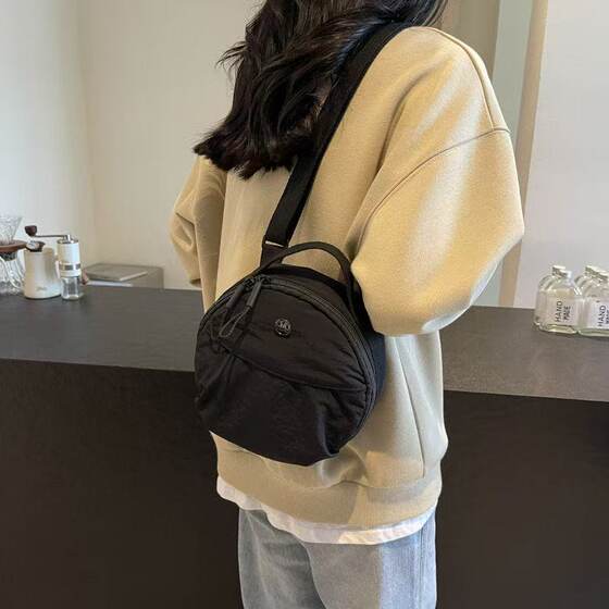 Japanese and Korean new original small round bag, versatile and sweet small bag, female commuter bag, crossbody shoulder bag, high appearance