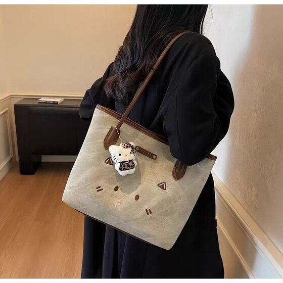 New autumn and winter large-capacity retro shoulder bag, fashionable and versatile tote bag, female college student commuting armpit bag for class