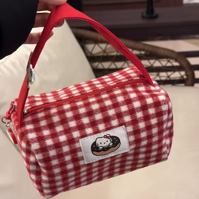 Original innovative handbag high-value large-capacity makeup bag portable storage bag three-dimensional cute traveling out