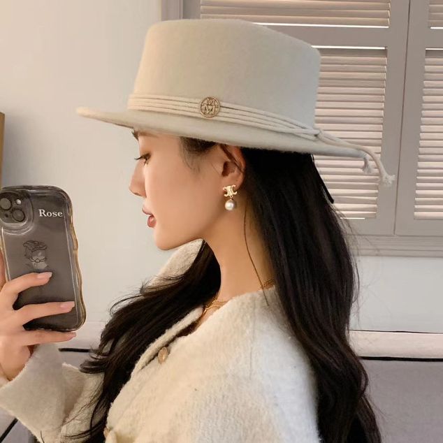 白色羊毛呢平沿帽子女英伦秋冬复古盆帽法式优雅爵士平顶小沿礼帽 - 图1