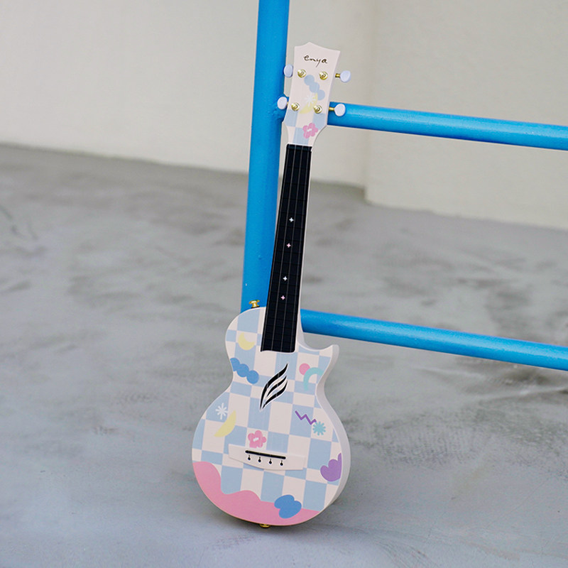 白熊恩雅nova u芝芝蓝莓碳纤维乐器 白熊乐器尤克里里/小吉他