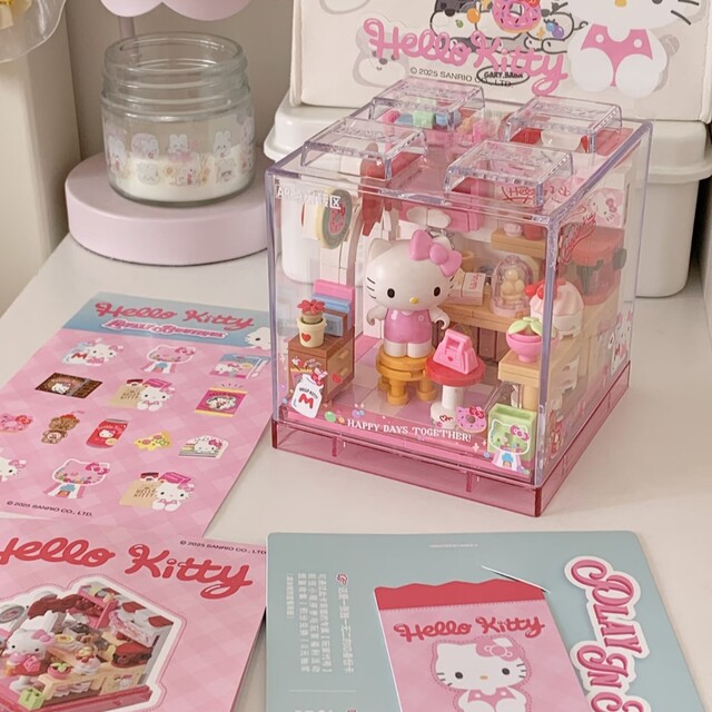 Sanrio Family Cute Shop Kuromi Party Room Ugly Mermaid Seafood Restaurant Assembled LEGO Wooden Toys