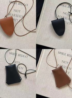 伊夏梓多功能挂脖磁吸眼镜收纳夹