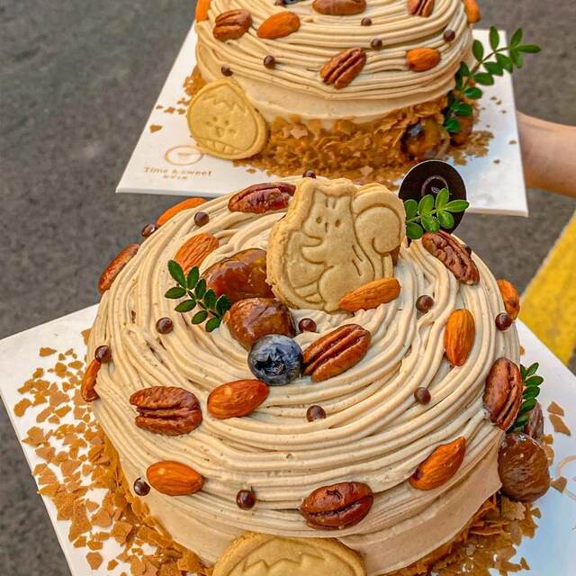 2024 autumn and winter popular chestnut biscuit cake decoration