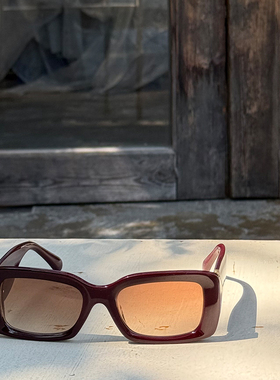 粗边2025新款复古港风墨镜女潮方形圆脸显瘦高级感防紫外线太阳镜