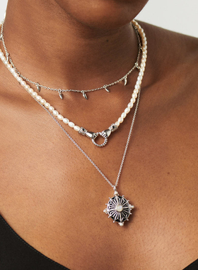 Missoma手拉手银色珍珠项链