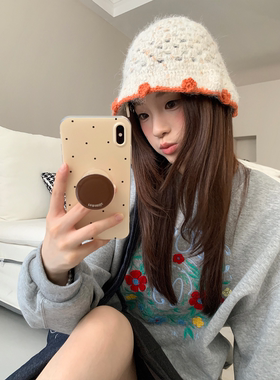 蓝色沿边花朵手工针织渔夫帽