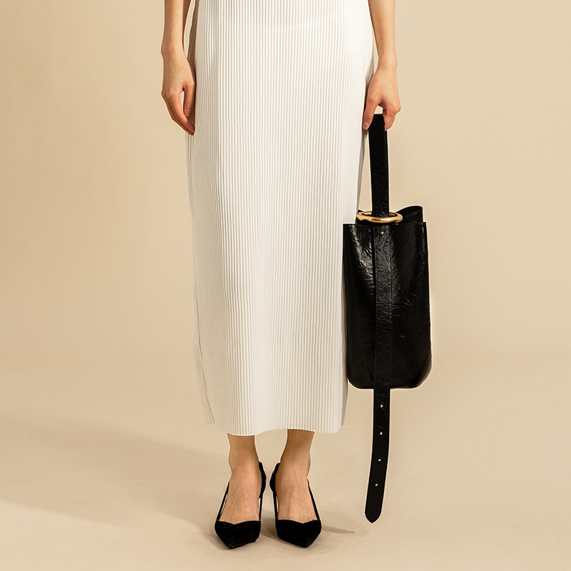 Apede Mod/秋冬穿搭浮雕纹牛皮软花园桶包大容量水桶斜挎包,淘宝优惠券,粉丝福利购,淘宝优惠卷