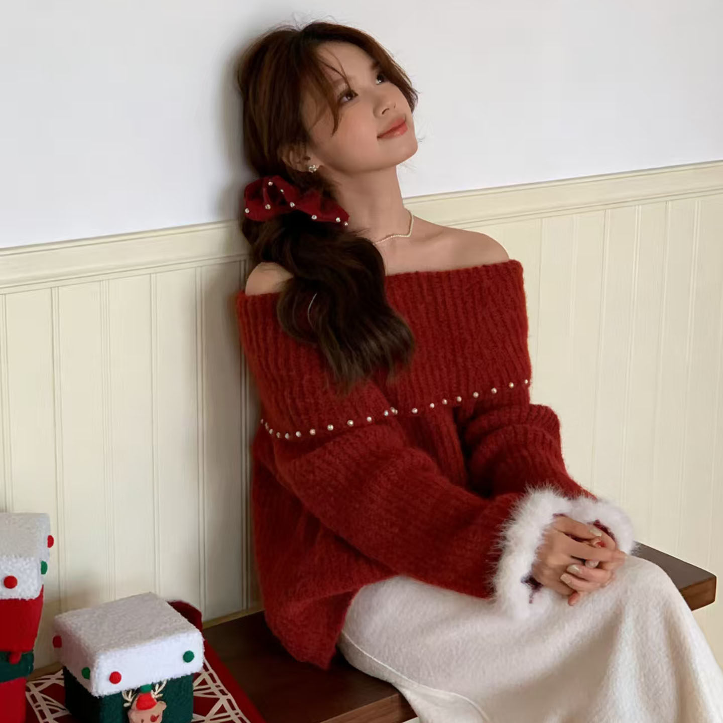 圣诞红色一字肩钉珠套头毛毛袖毛衣女慵懒风高级感气质针织衫上衣,淘宝优惠券,粉丝福利购,淘宝优惠卷