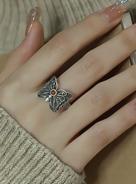 925银复古南红镂空花丝蝴蝶戒指