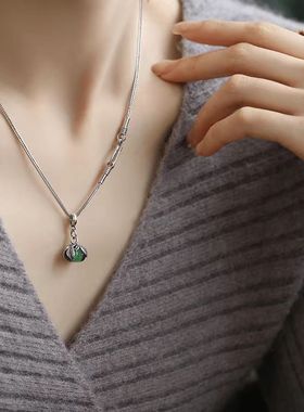 柿柿如意女中式925银猫眼石吊坠